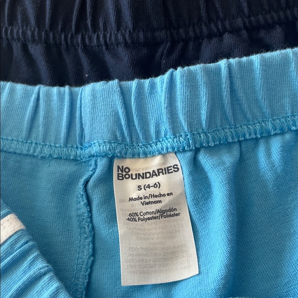No Boundaries woman Light Blue and Navy Shorts quantity 4 shorts - Picture 3 of 3